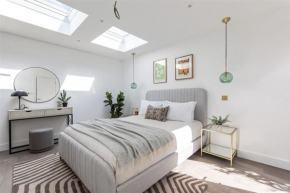 Cozy Leyton House with Garden and Small Terrace